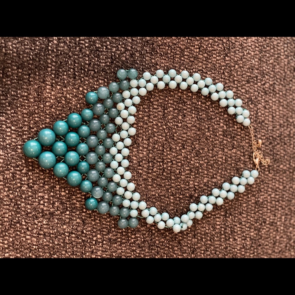 Woman’s collar necklace